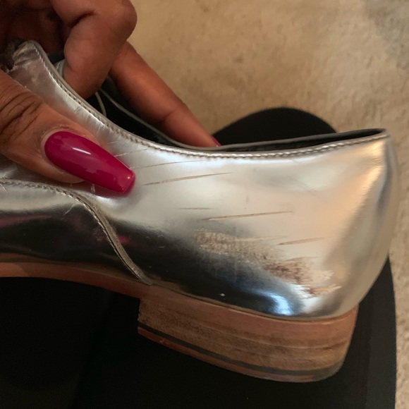 SOLD-Kate Spade Saturday silver shoes 8.5 - Picture 3 of 7